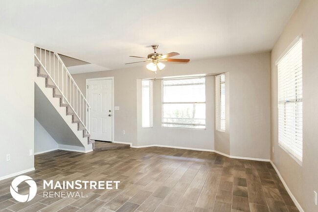 Building Photo - 927 E Escuda Dr