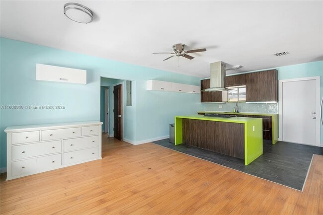 Building Photo - 1600 NE 110th Terrace