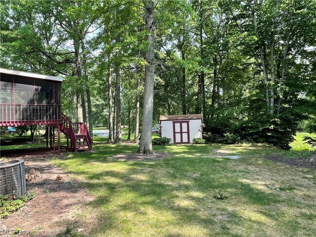 Building Photo - 711 Trumbull Dr