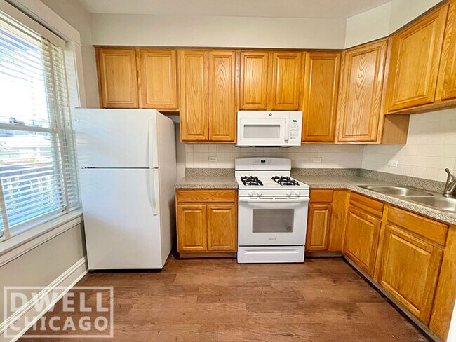 Foto del edificio - 5241 N Christiana Ave