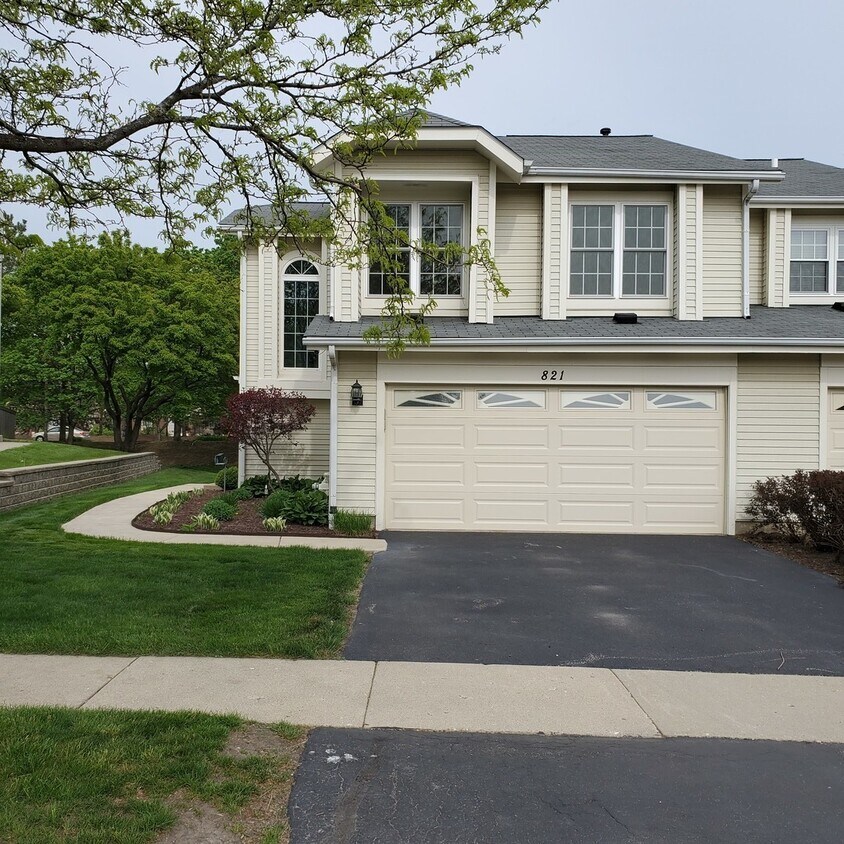 821 Dracut Ln, Schaumburg, IL 60173 Townhome Rentals in Schaumburg IL
