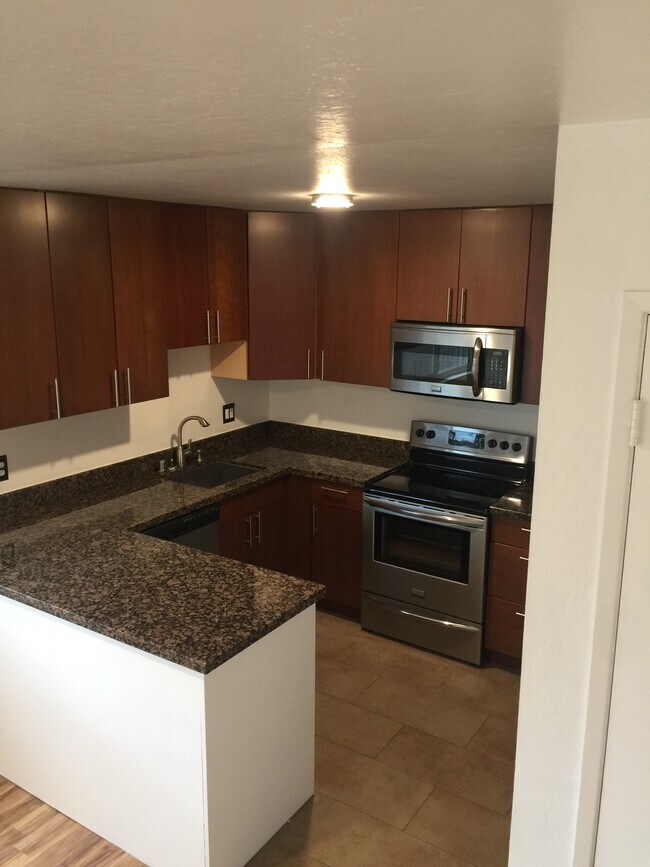 Building Photo - 5025 Woodminster Ln