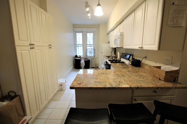 Foto del edificio - 1868 Commonwealth Ave