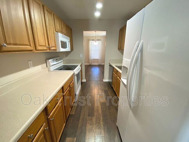 Building Photo - 7840 Park Gate Dr