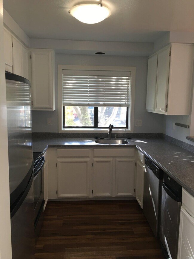 Building Photo - 158 Cypress Pl