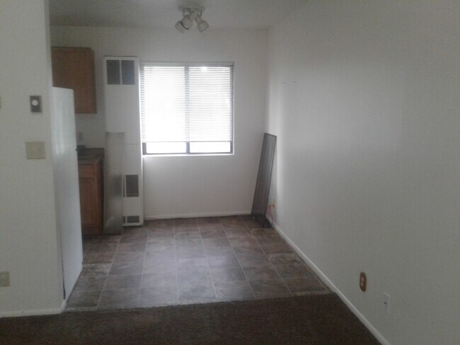 Foto del edificio - 2 bedroom, 1.5 bathroom condo near SUU