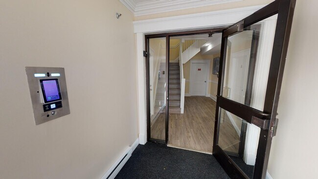 Building Photo - 134 Sutherland Rd