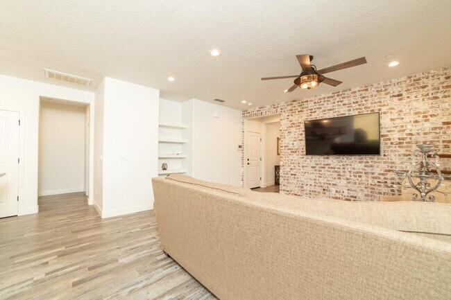 Building Photo - Newly Built 3/2.5 Woodside Home In Riverstone