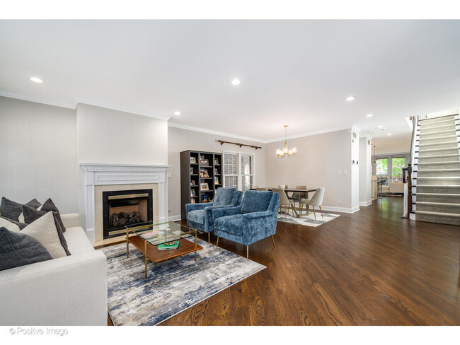 Foto del edificio - 2238 N Southport Ave