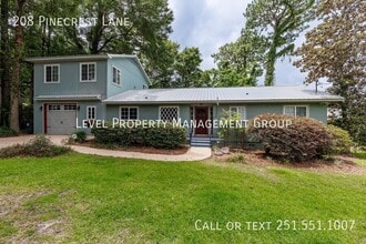 Building Photo - 208 Pinecrest Ln