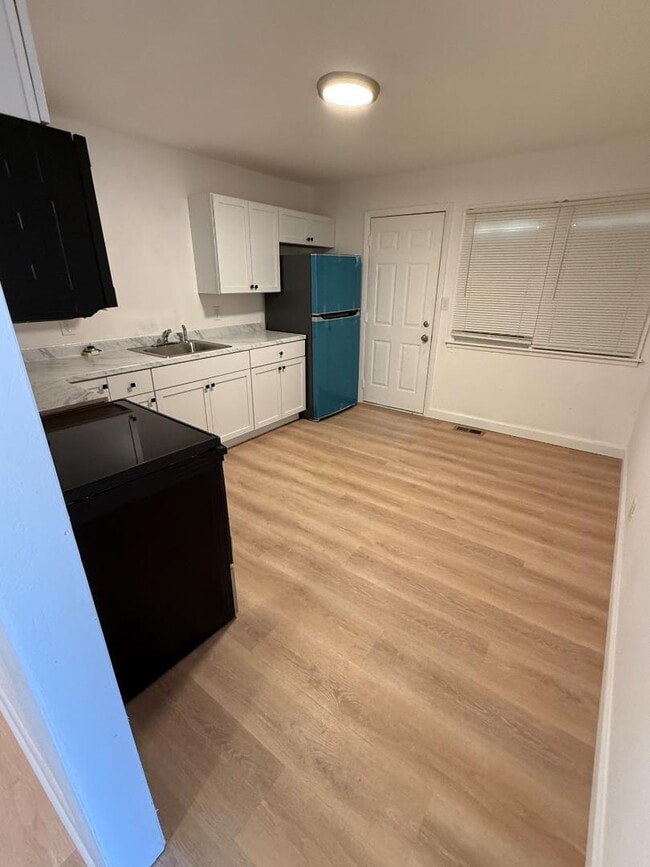 Foto del edificio - 2607 N Madison Ave