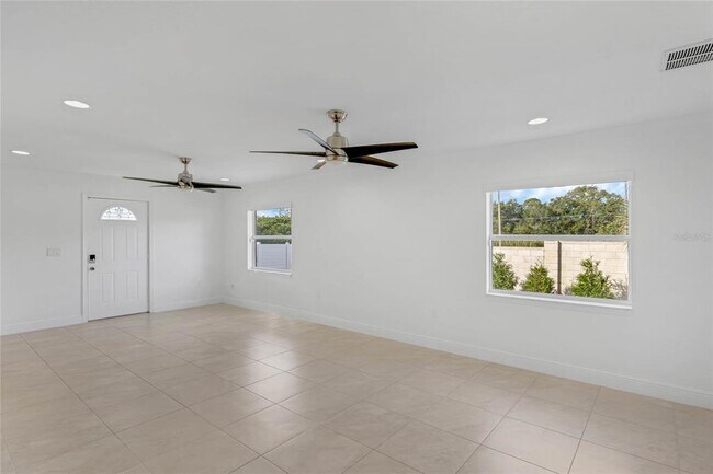 Foto del edificio - 7664 Clubhouse Estates Dr