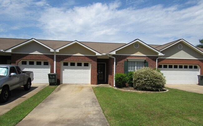 Building Photo - 115 Woodmere Dr