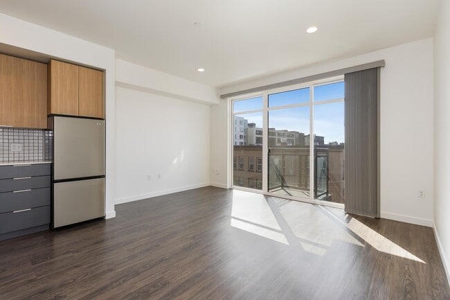 Interior Photo - 101 Broadway