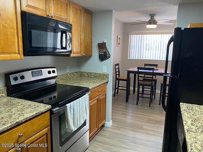 Foto del edificio - 344 Beach Park Ln
