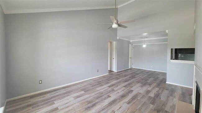 Foto del edificio - 1860 White Oak Dr