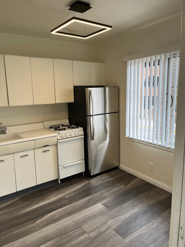 9 - Cocina - 3871 Watseka Ave