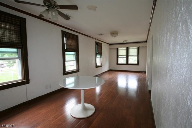 Foto del edificio - 65 S Union Ave