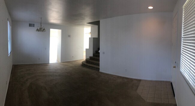 Foto del edificio - Your 4 bedroom / 3 bathroom home in Perris