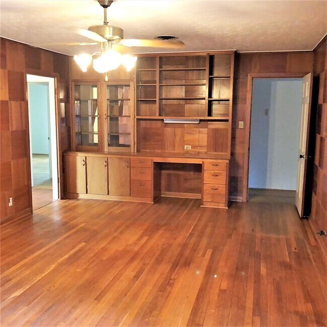 Building Photo - 6323 Cindy Ln