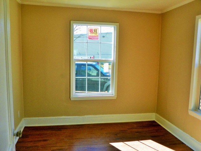 Foto del edificio - 415 W 7th Ave