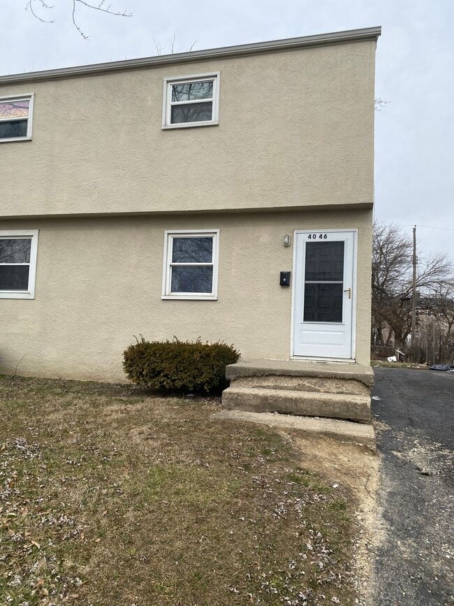 Building Photo - 4046-4048-4048 Halsey Pl