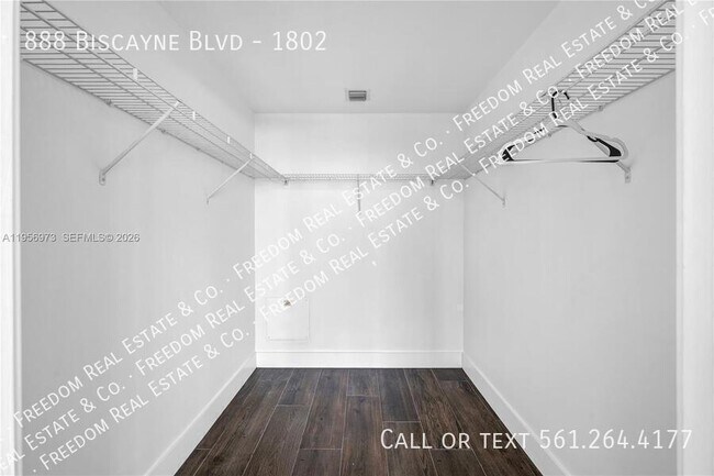 Foto del edificio - 888 Biscayne Blvd
