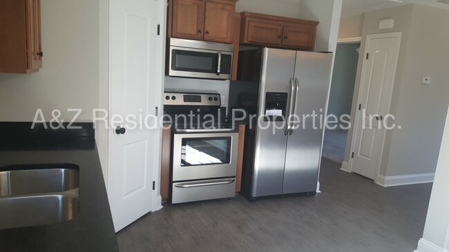 Foto del edificio - 460 Barrington Pl NW