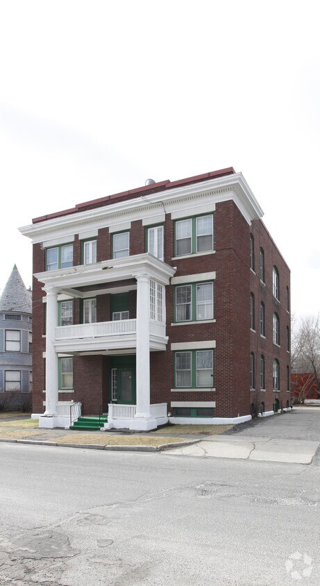 Primary Photo - 10 Taconic St