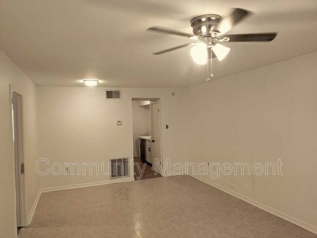 Building Photo - 459 Apartment Ct Dr