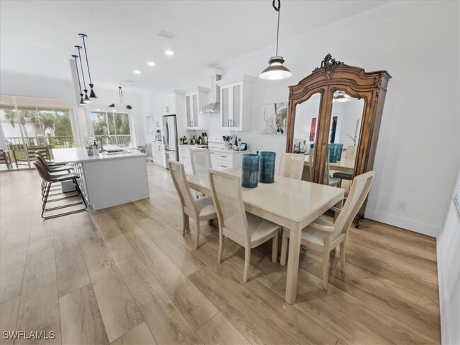 Foto del edificio - 6876 Redbay Park Rd