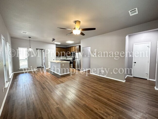 Building Photo - 431 Jannie St