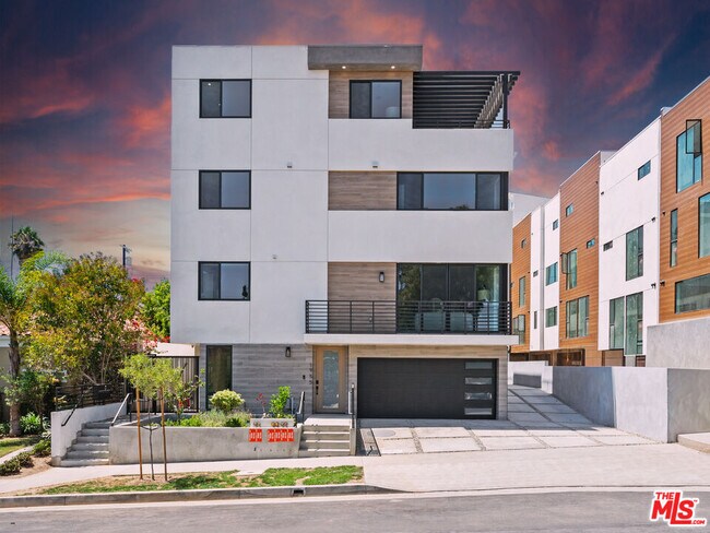 Foto del edificio - 2015 1/2-1951 Preuss Rd