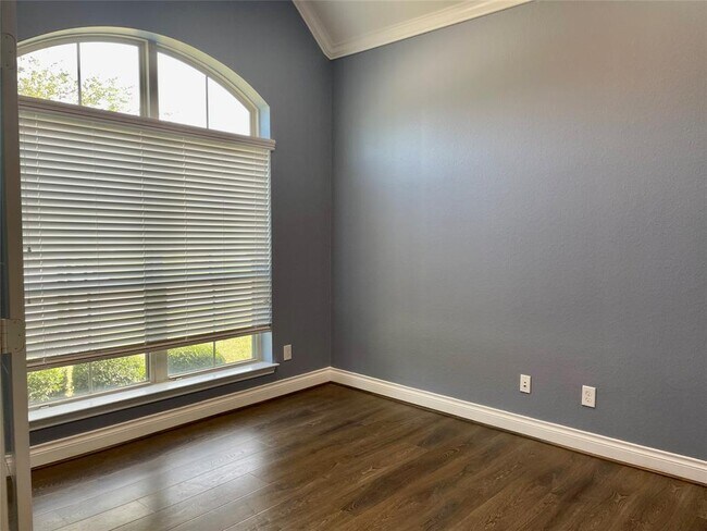 Foto del edificio - 3218 Shadow View Ln