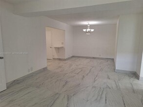Building Photo - 12831 SW 43rd Dr