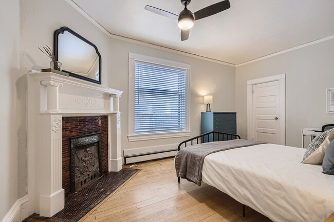 Building Photo - 1240 York St