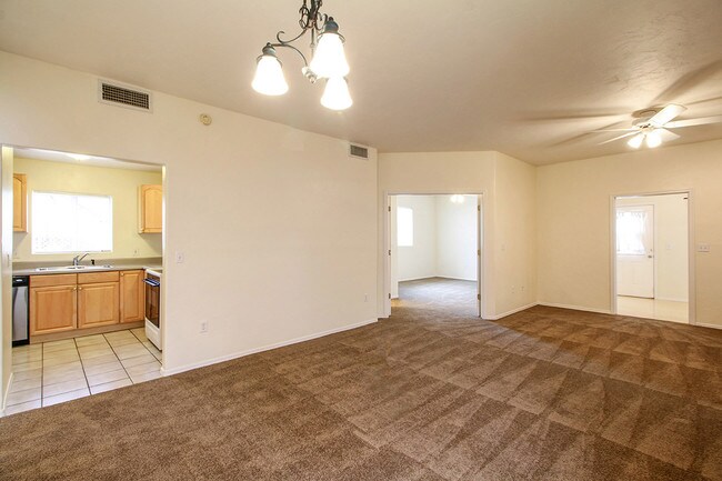 Foto del edificio - 2700 N Orchard Ave