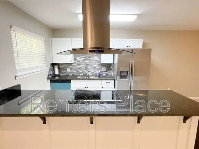 Building Photo - 1001 SW 101st St