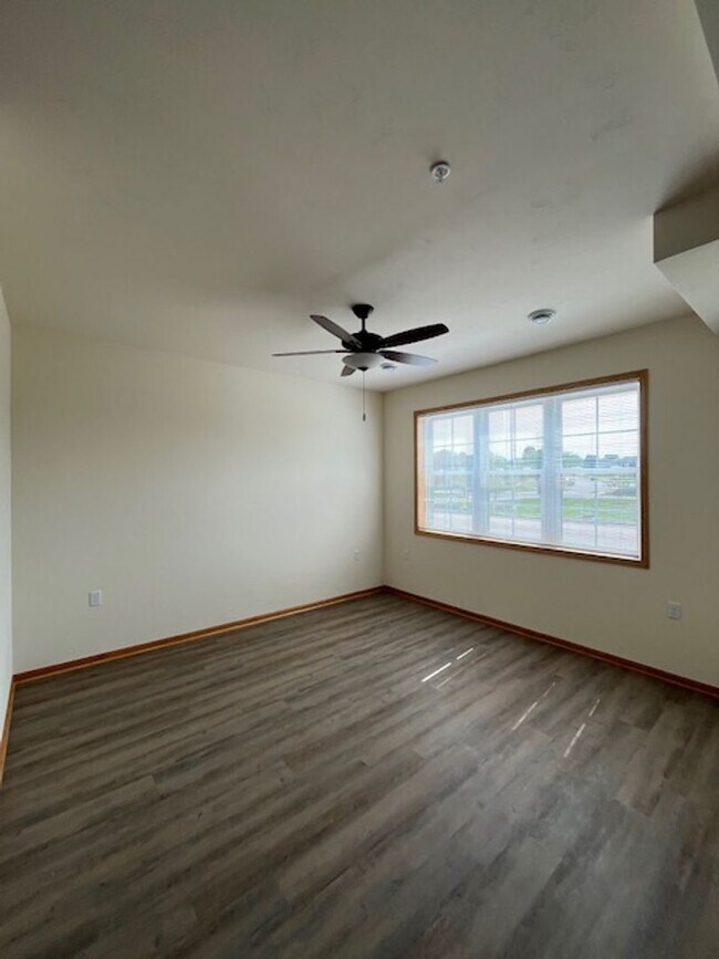 Foto del edificio - 312 Woodcrest Ln