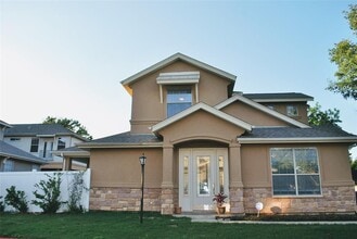 Building Photo - 12800 Venice Ln