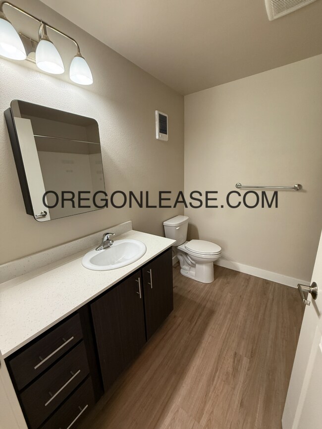 Foto del edificio - Newer 2-Bedroom Apartment