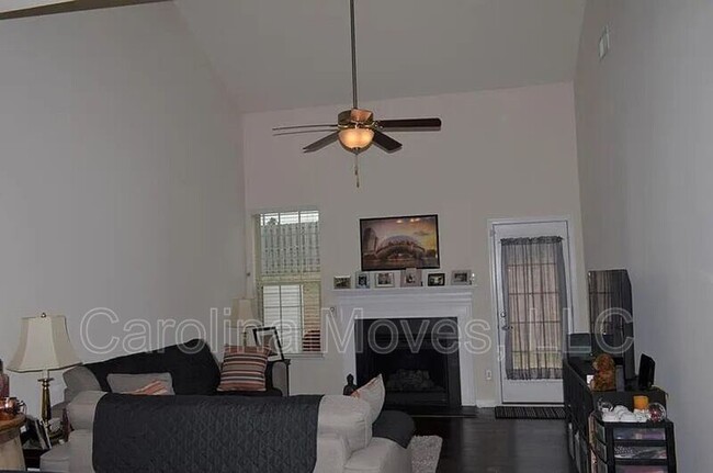 Building Photo - 131 Middleby Way
