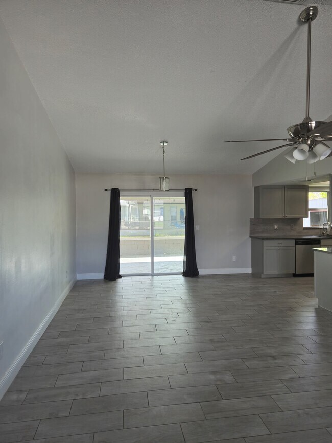 Building Photo - 108 Loredo Ln