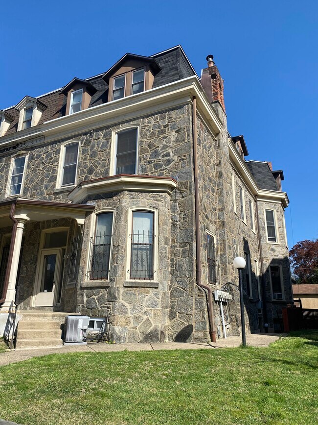 Building Photo - 416 W Chelten Ave