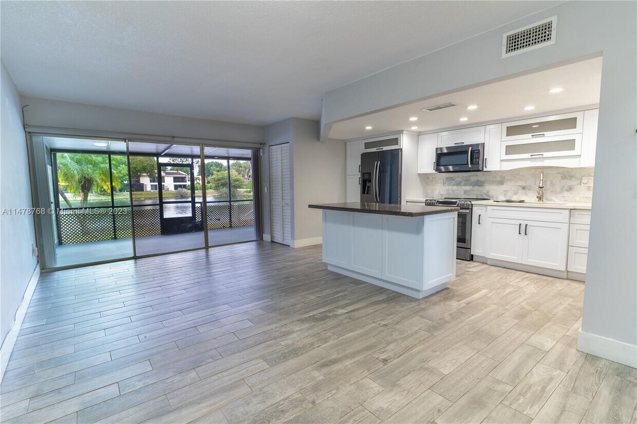 14271 Kendale Lakes Cir, Miami, FL 33186 Townhome Rentals in Miami FL