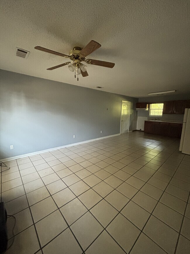 Foto del edificio - 108 Tuxedo Dr