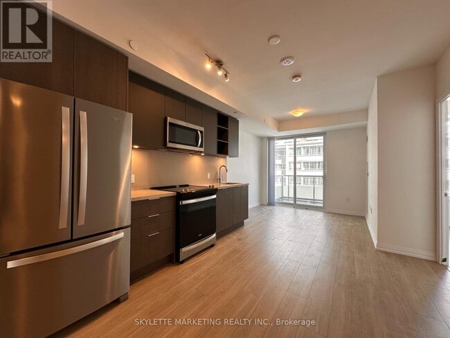 Building Photo - 25 Holly St