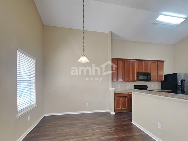 Building Photo - 1034 Riverwood Dr