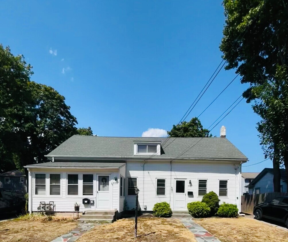 Primary Photo - 215 Knight St