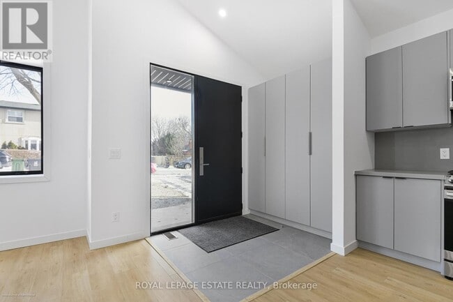 Photo du bâtiment - 506 Scarborough Rd